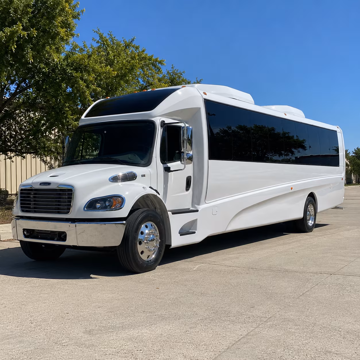 bellingham 28 passenger minibus