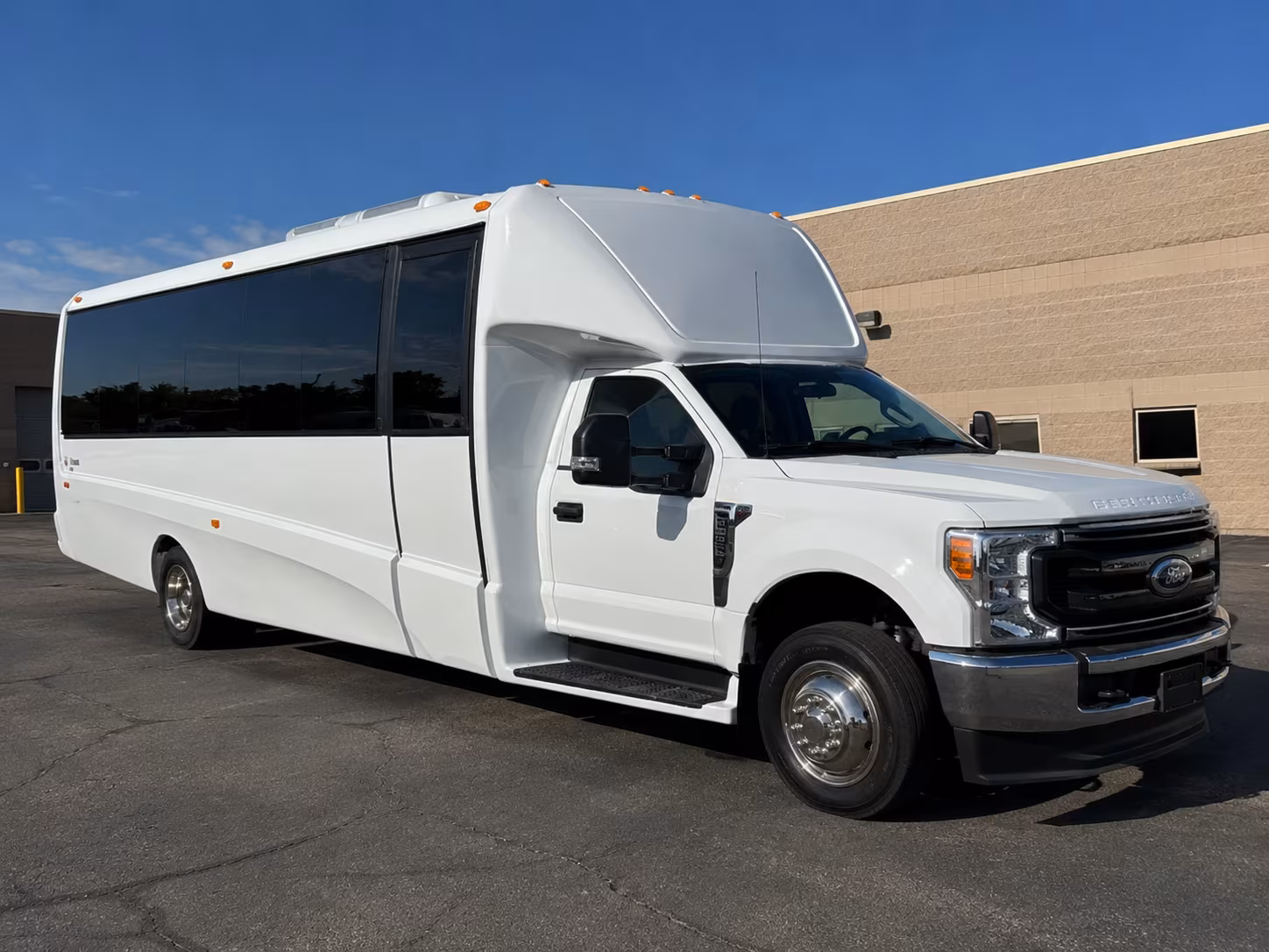 find the perfect transportation for your next airport transfer 2
