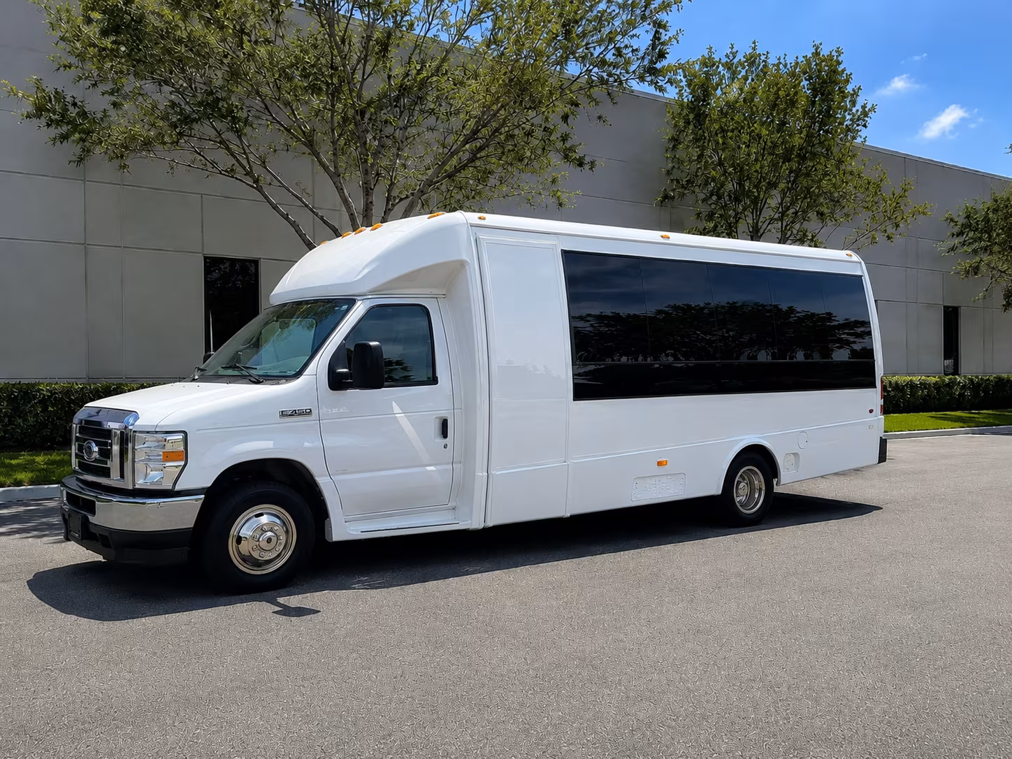 find the perfect transportation for your next wine tour 1
